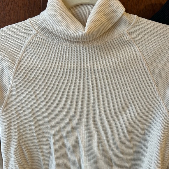 Set of Everlane Waffle Turtlenecks - Picture 2 of 5
